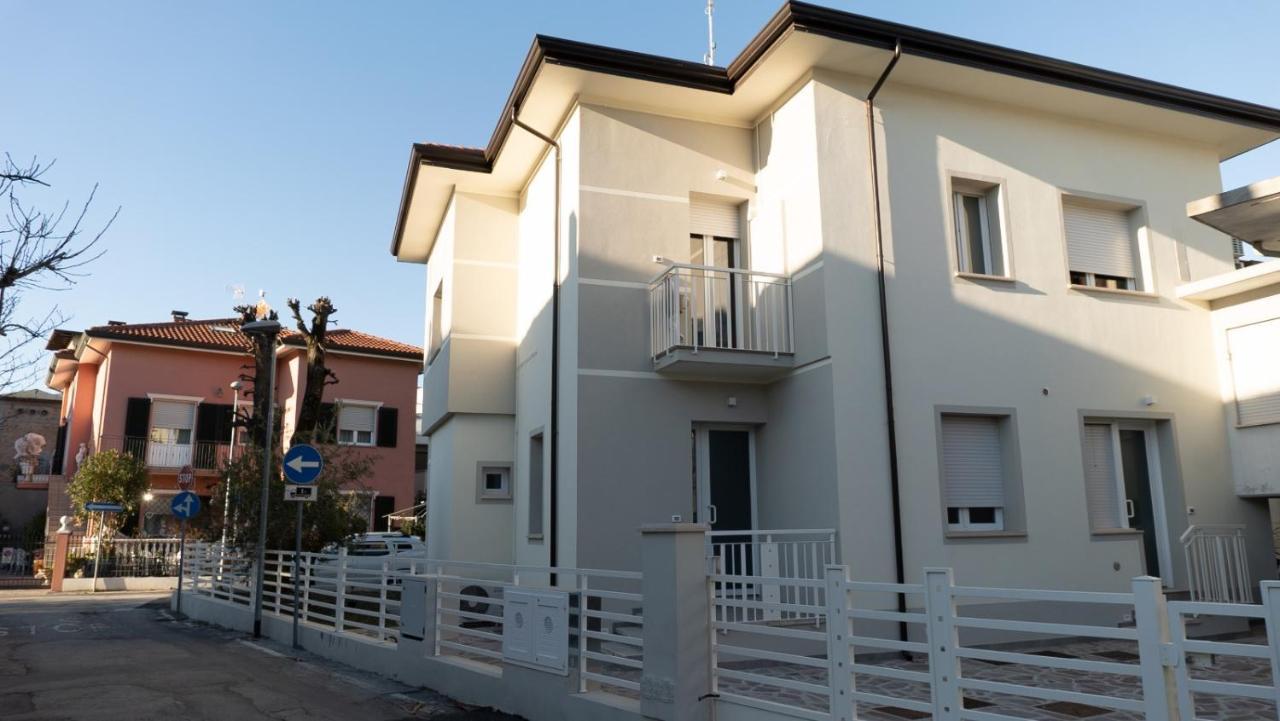 Ferienwohnung Villino Cavour Rimini Exterior foto